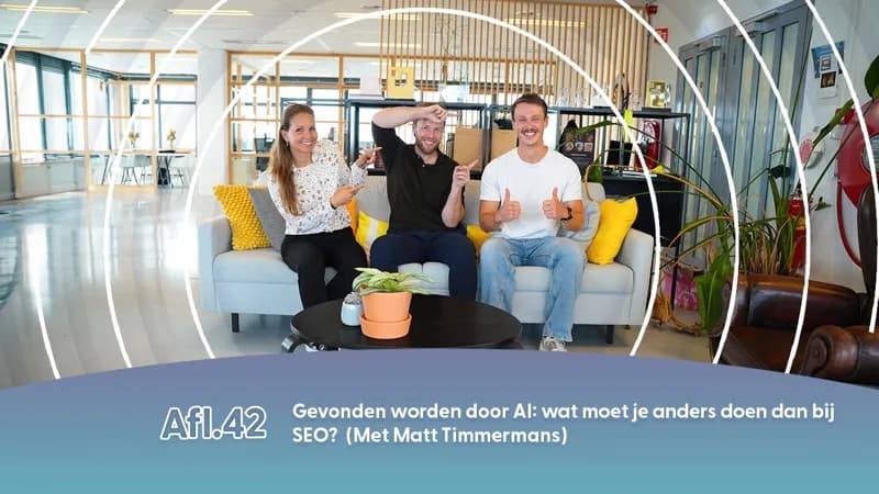 Matt Timmermans with the hosts of De Grote B2B Marketing Show, episode 42